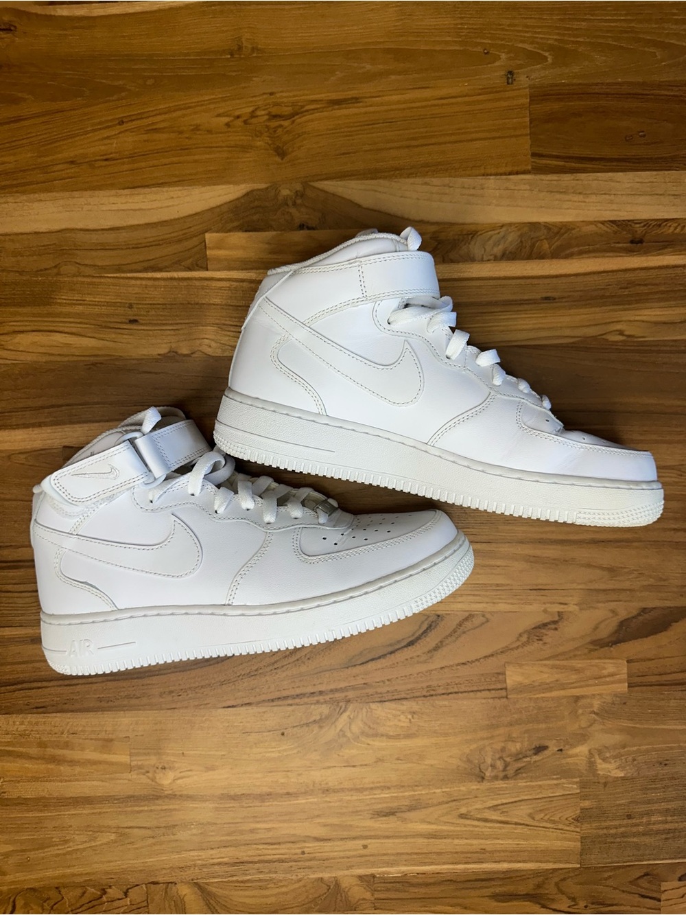 Nike Air Force 1 Mid White Sneakers Men’s 8 / Women’s 9.5